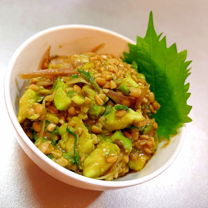 アレンジ無限/ニンニク香る♪アボカドの納豆和え